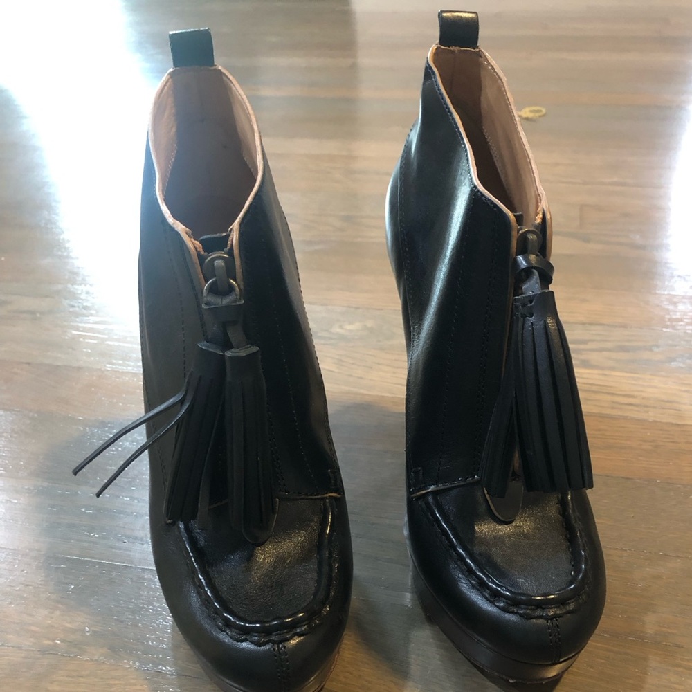 Coach high heel with tassel